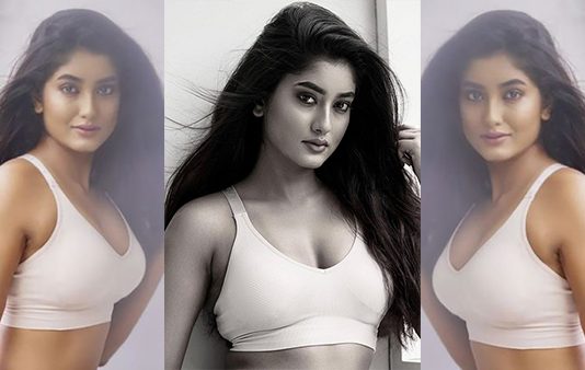 காற்றுக்கென்ன வேலி நடிகையா இப்படி.. படு மோசமான உடையில் போஸ் கொடுத்து வீடியோவை வெளியிட்ட நடிகை!!