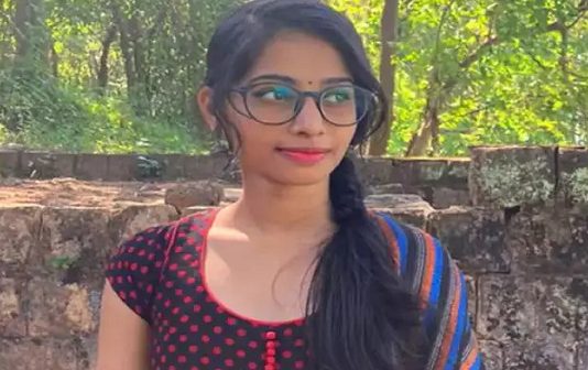 18 வயதான கல்லூரி மாணவி மரணம் : காரணத்தை கேட்டு அதிர்ந்து போன பெற்றோர்!!