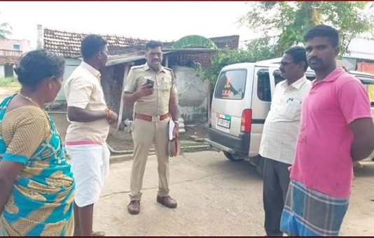அம்மிக் கல்லை தூக்கி போட்டு பெண்ணை கொலை செய்த பக்கத்து வீட்டு நபர் : நெஞ்சை உலுக்கும் ஓர் சம்பவம்!!