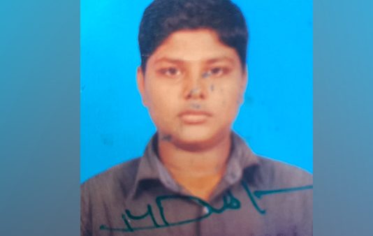 ரயில் தண்டவாளத்தில் இளைஞனுக்கு நேர்ந்த சோகம்!!