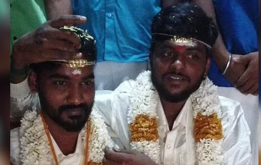 தாலி கட்டி குங்குமம் வைக்கும்போது அழுதுட்டேன்… திருமணம் செய்து கொண்ட தன்பால் ஈர்ப்பாளர் தமிழ் தம்பதி!!
