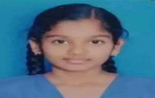 இதற்காக தற்கொலையா? பாடசாலை மாணவியின் முடிவால் அதிர்ச்சியில் குடும்பம்!!