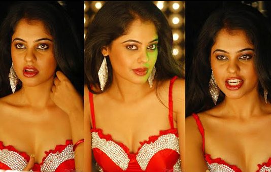 முன்னழகை தூக்கலா காட்டி பிந்து மாதவி வெளியிட்ட ஹாட் போட்டோஸ்!!