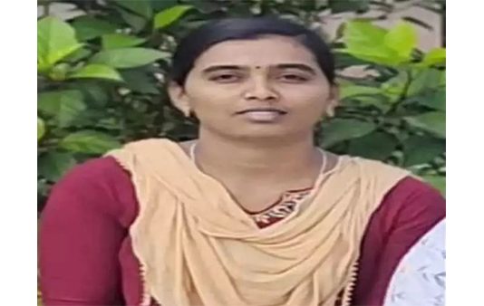 துணைக்கு யாரும் இல்லாத ஏக்கத்தில் 27 வயதான பெண் எடுத்த விபரீத முடிவு : அனாதையான மகள்கள்!!