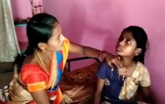 பள்ளி கழிவறைக்கு சென்ற சிறுமிக்கு நேர்ந்த துயரம் : கண்பார்வை பறிபோன சோகம்!!