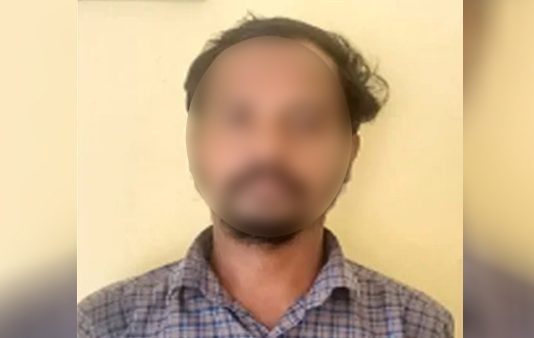 மனைவியை கல்லால் அடித்து கொலை செய்த கணவன் : வெளியான அதிர்ச்சி சம்பவம்!!