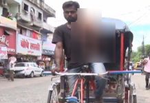 வேறொருவருடன் சென்ற காதல் மனைவி : தோளில் குழந்தையுடன் ரிக்க்ஷா ஓட்டும் நபர் : கண் கலங்கும் காட்சி!!