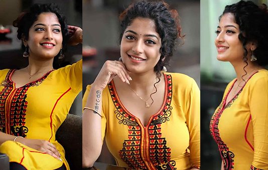 கவர்ச்சி உடையில் இளசுகளை திணறடிக்கும் அஞ்சலி நாயர் ஹாட் போட்டோஸ்!!