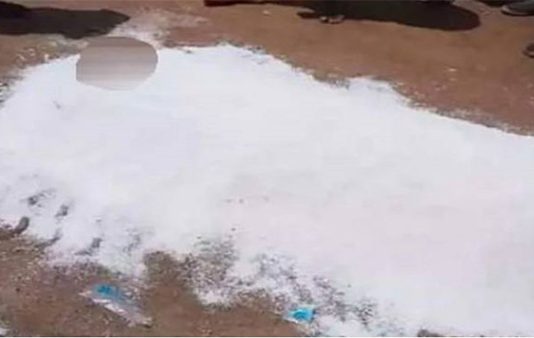உயிரிழந்த மகனுக்கு மீண்டும் உயிர் கொடுக்க சடலத்தை உப்புக் குவியலில் வைத்த பெற்றோர் : 8 மணிநேரம் கழித்து நடந்தது என்ன?