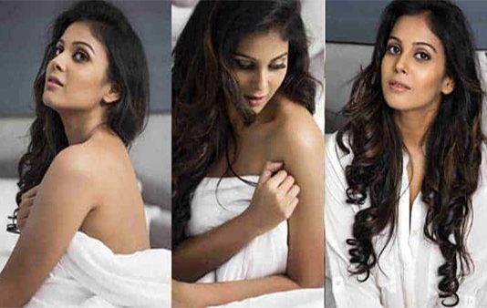 முன்னழகை முழுசா காட்டி ரசிகர்களின் தூக்கத்தை கெடுத்த சாந்தினி!!