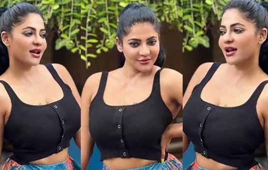 நாட்டுக்கட்ட உடம்பை கும்முன்னு காட்டி இளசுகளை வெறியேத்தும் ரேஷ்மாவின் ஹாட் கிளிக்ஸ்!!