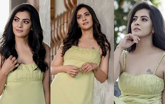 வரலட்சுமி வெளியிட்ட லேட்டஸ்ட் ஹாட் வீடியோவை விளாசும் நெட்டிசன்கள்!!