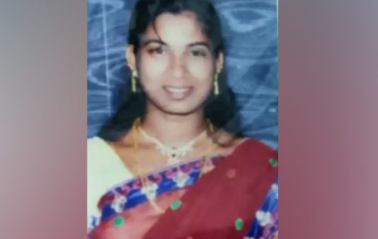 ஆண் நண்பருடன் செல்போனில் அரட்டை : ஆத்திரத்தில் கணவனால் அரங்கேறிய பயங்கரம்!!
