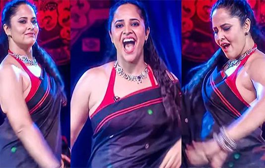 பிட்டு துணியில் பிரம்மாண்ட தொடையை காட்டி இளசுகளை பாடாய் படுத்தும் நடிகை அனசுயா!!
