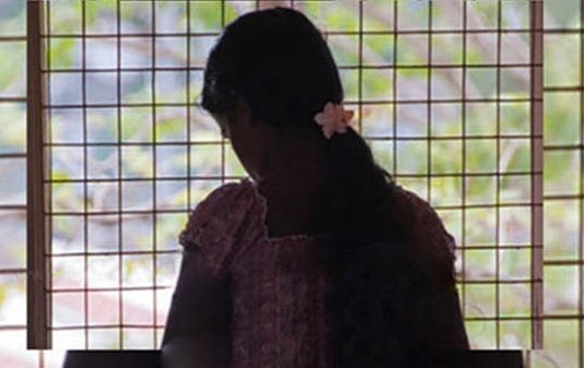 காதலனை நம்பி சென்ற 15 வயது சிறுமி… நடுக்காட்டில் நடந்த கொடூர சம்பவம்!!