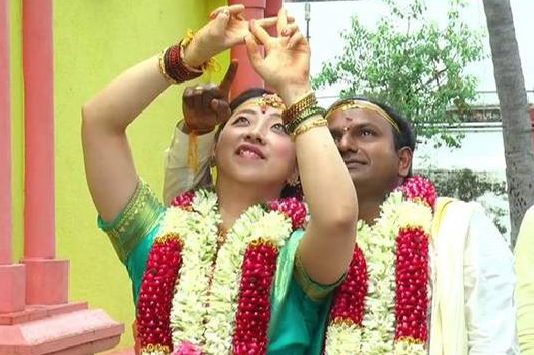தைவான் பெண்ணை கரம்பிடித்த தமிழன்… சுவாரஸ்ய காதல் கதை!!