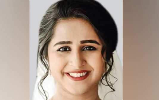 திருமணமான இளம்பெண் கணவர் வீட்டில் சடலமாக மீட்பு : குடும்பத்தையே புரட்டிப் போட்ட சம்பவம்!!
