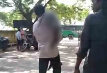 பாம்பு கடித்து உயிரிழந்த மகனை தோளில் சுமந்து சென்ற தந்தை : ஆம்புலன்ஸ் எடுக்க ஓட்டுநர்கள் மறுத்ததால் நடந்த அவலம்!!