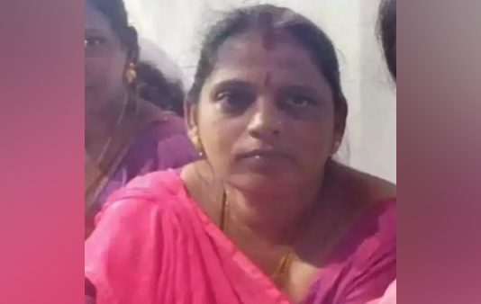 ஒரு நொடியில் கொலைகாரனாக மாறிய கணவன்.. துடித்து உயிரை விட்ட மனைவி : நெஞ்சை உலுக்கும் சம்பவம்!!