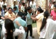 காதலியுடன் ஷாப்பிங் போன கணவன்.. கையும் களவுமாகப் பிடித்து விரட்டி விரட்டி அடித்த மனைவி : வைரல் வீடியோ!!