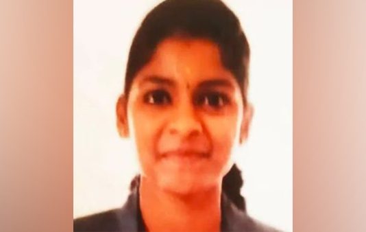 தமிழக இளம் பெண்ணுக்கு கேரளாவில் நடந்த வி.பரீதம் : நெஞ்சை உலுக்கும் சம்பவம்!!