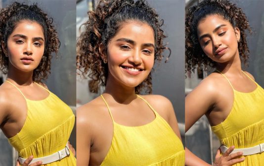 முன்னழகு முட்டுது… குனிந்தபடி போஸ் கொடுத்து சூடேத்தும் அனுபமா பரமேஸ்வரன்!!