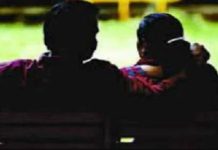 உல்லாசமாக இருந்தபோது கட்டிலிலேயே இறந்த கள்ளக் காதலன் : வேலைக்கார பெண்ணுக்கு காத்திருந்த அதிர்ச்சி!!