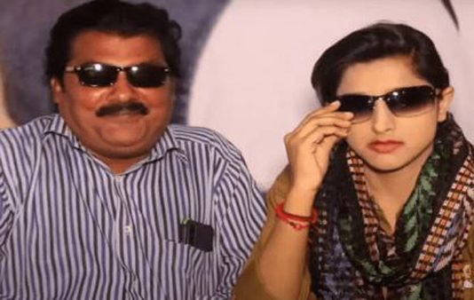 32 வயசு வித்தியாசம்.. கல்யாணம்னு ஒன்னு நடந்தா அவருகூட தான்… ஆசிரியரை காதலித்து கரம்பிடித்த கல்லூரி மாணவி!!