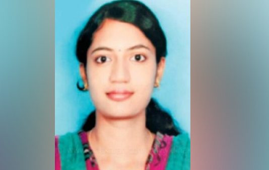 இளம் பெண் மருத்துவருக்கு நேர்ந்த விபரீதம்.. உயிருக்கு போராடும் தாய் : சோகத்தில் ஆழ்த்திய சம்பவம்!!