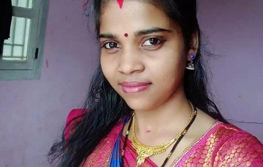 எவ்வளவோ சொல்லியும் கேட்கல.. இளம்பெண் எடுத்த விபரீத முடிவு : கதறியழுத கணவன்!!