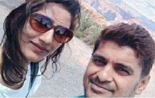 வயிறுவலியால் துடிதுடித்த கணவன்.. மருத்துவ பரிசோதனையில் வெளிவந்த அதிர்ச்சி உண்மை!!