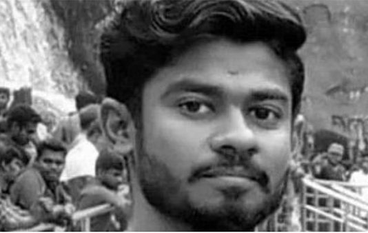 தாய் இறந்த சோகத்தில் பாச மகன் எடுத்த விபரீத முடிவு.. அதிர்ச்சியில் உறவினர்கள்!!