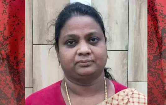 வகுப்பறையில் ஒளிபரப்பான ஆ.பாச படம்… அதிர்ந்து போன மாணவர்கள் : பின்னர் நடந்த விபரீதம்!!