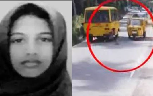 பள்ளி வேனில் இருந்து இறங்கிய மாணவிக்கு நடுவீதியில் நடந்த பயங்கரம் : நெஞ்சை உலுக்கும் சம்பவம்!!
