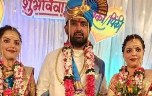 ஒரே மேடையில் இரட்டை சகோதரிகளை திருமணம் செய்த இளைஞர்… நீதிமன்றம் போட்ட அதிரடி உத்தரவு!!