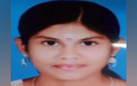 கல்லூரிக்கு சென்ற மாணவிக்கு நேர்ந்த பரிதாபம்… பரிதவிக்கும் தாய்!!