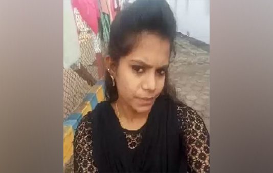 ஓட்டலுக்கு சாப்பிட சென்ற போது காதலன் கண் எதிரே காதலிக்கு நடந்த துயரம்.. நெஞ்சை உலுக்கும் சம்பவம்!!