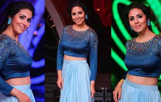 ப்பா பார்த்ததுமே கும்முனு ஏறுது.. கவர்ச்சி உடையில் சூடேற்றும் சதா!!