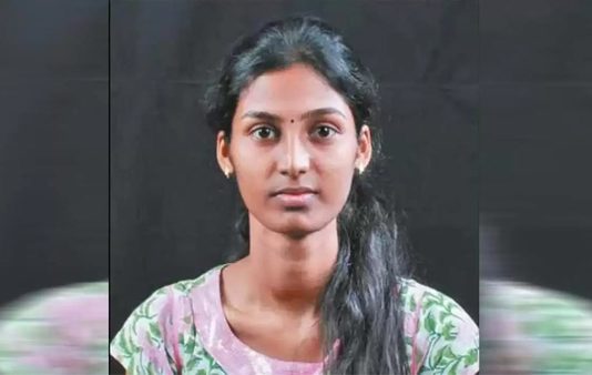 நடுவீதியில் இளம் பெண்ணுக்கு தம்பியின் கண்ணெதிரே நடந்த சோகம் : நெஞ்சை உலுக்கும் சம்பவம்!!