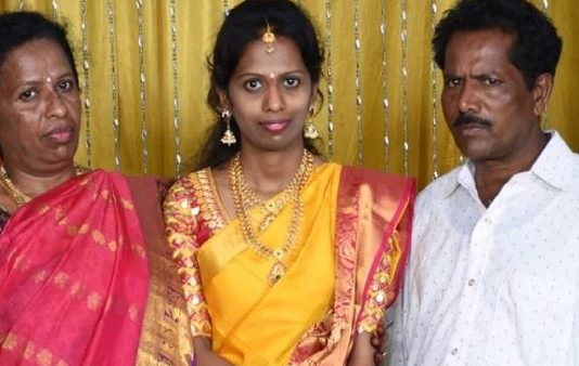 மொத்த குடும்பமும் ரயில் தண்டவாளத்தில் தலை வைத்து தற்கொலை : சிக்கிய உருக்கமான கடிதம்!!