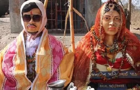 தற்கொலை செய்துகொண்ட காதலர்களுக்கு திருமணம் செய்து வைத்த குடும்பத்தினர் : சுவாரஸ்ய சம்பவம்!!