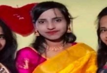 ஒரே வீட்டில் பிணமாக கிடந்த 3 சகோதரிகள்… தெருவெங்கும் வீசிய துர்நாற்றம் : நெஞ்சை உலுக்கும் சம்பவம்!!