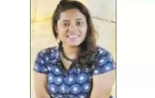 ஊரெல்லாம் திருமண பத்திரிக்கை கொடுத்தாச்சு… இளம்பெண் எடுத்த திடீர் விபரீத முடிவு!!