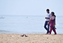 2 குழந்தைகளை தவிக்க விட்டு காதலனுடன் சென்ற பெண்… ஒரு வாரத்திற்கு பின் நடந்த சம்பவம்!!