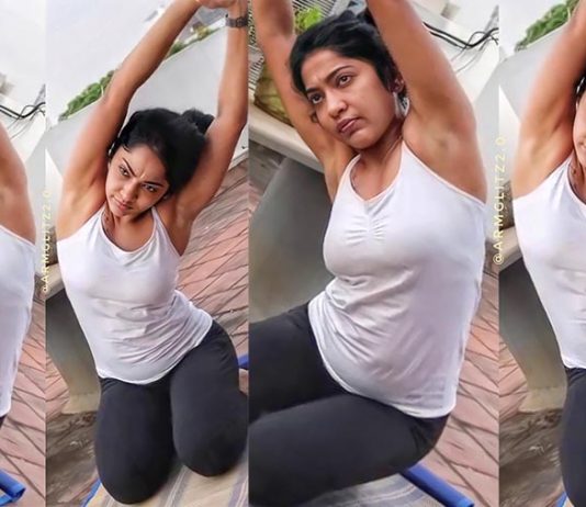 சைடுல கேப்ல சகலத்தையும் காட்டி போஸ் கொடுத்த VJ ரம்யா ஹாட் போட்டோஸ்!!