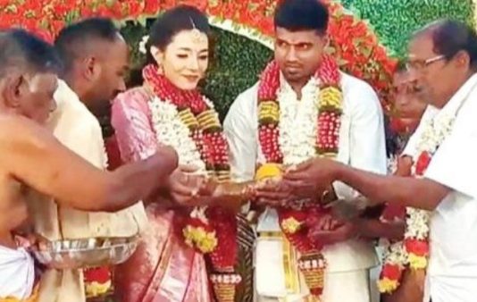 தஞ்சாவூரு பையன்.. கஜகஸ்தான் பொண்ணு.. தமிழ் முறைப்படி நடந்த திருமணம் : சுவாரஸ்ய காதல் கதை!!