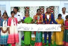 சித்தப்பா திருமணத்துக்கு மகள் கொடுத்த கிஃப்ட்… அசந்துபோன உறவினர்கள்!!