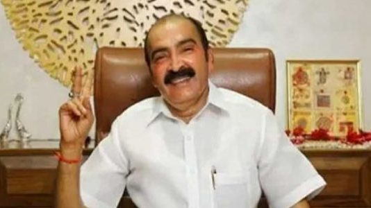 18 ரூபாய்க்கு பாத்திரம் கழுவியவர் இன்று ஓர் கோடீஸ்வரர் : சாதனை மனிதனின் வாழ்கை வரலாறு!!