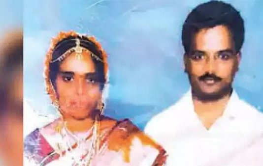 தவிக்கும் பிள்ளைகள்.. கடன் தொல்லையால் கணவன், மனைவி இருவரும் எடுத்த விபரீத முடிவு!!