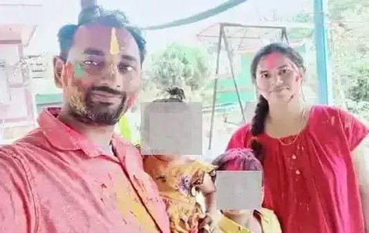 ஒரே வீட்டில் கணவன், மனைவி, 2 குழந்தைகள் மர்மமான முறையில் உயிரிழப்பு… நடந்தது என்ன?